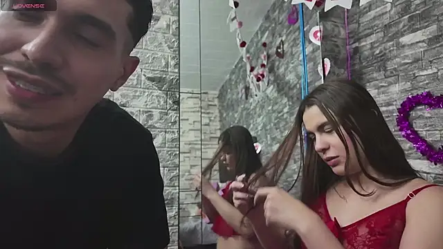 Rich_Couple_69 live sex cam