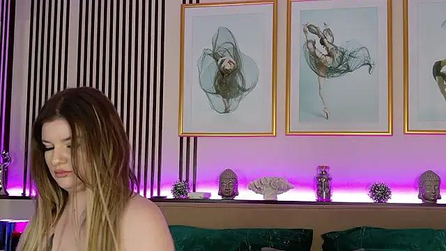 EmilyWess's cam snapshot