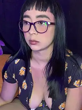 adara_muller_'s cam snapshot