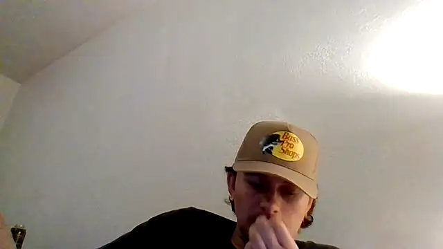 Tallhungandcloudy's cam snapshot