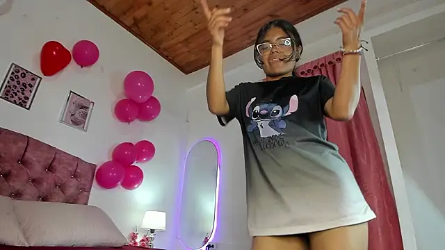 luna_velveth's cam snapshot