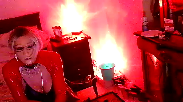 CharlotteVixxens live sex cam