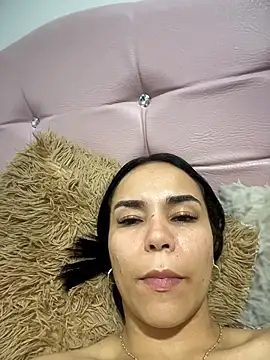 Naatalia live sex cam