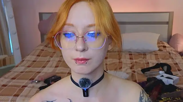 WICKEDEMBER live sex cam