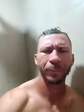 RobertoLuiz84 live sex cam