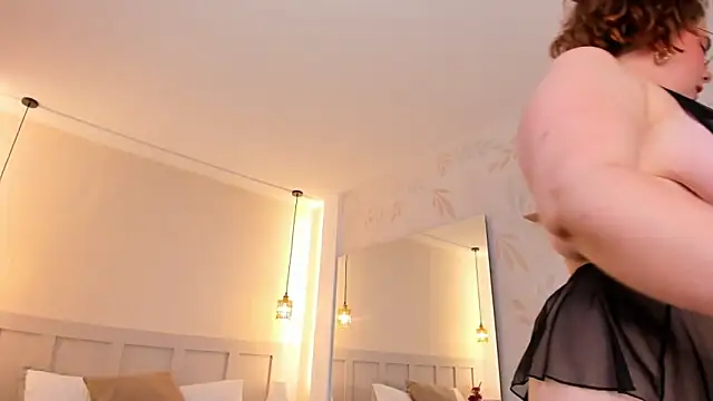 MartinaGuzmann live sex cam