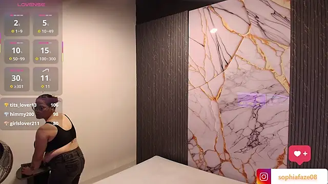 big_tits_in_your_face's cam snapshot