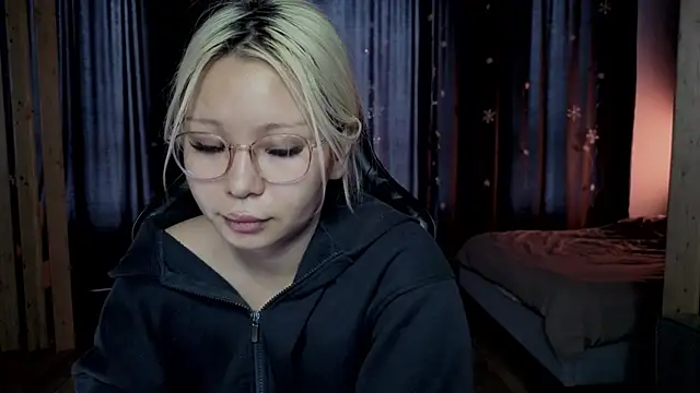 RileyMee's cam snapshot