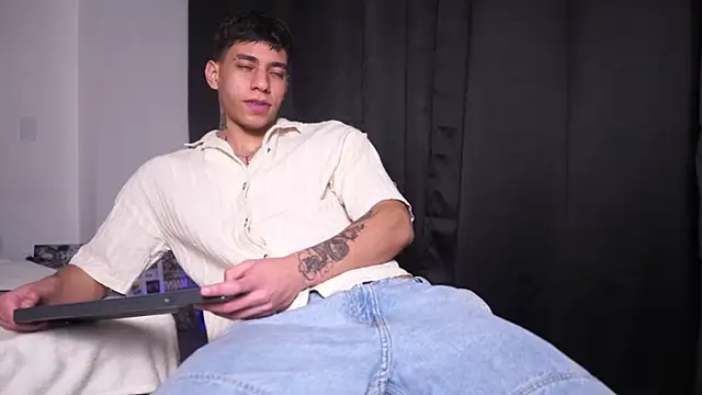 Josep_Davies live sex cam