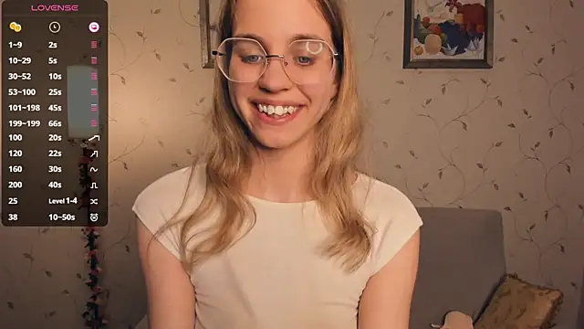 JoanBaggott live sex cam