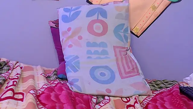 skinnysexzara18's cam snapshot