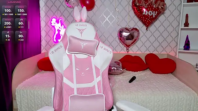 Curious_Lily's cam snapshot