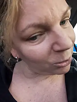 l4dyc4pricorn76 live sex cam