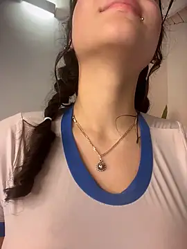 TeaseDollXXX live sex cam