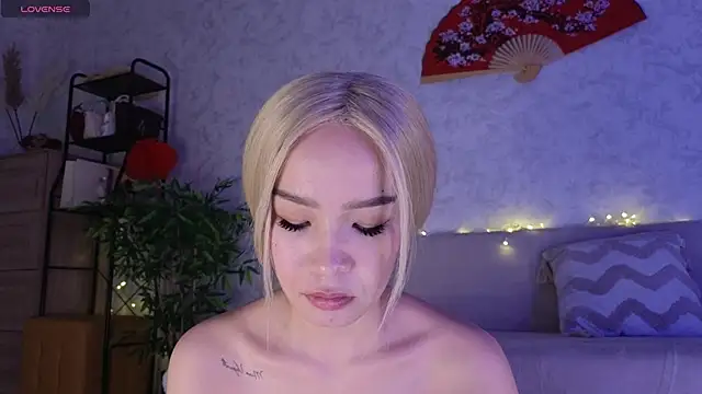 saya_li11's cam snapshot