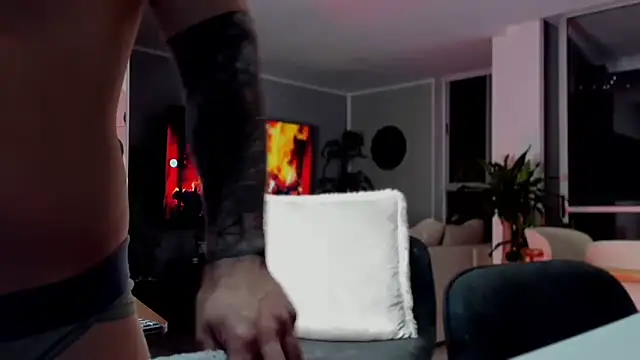 Valenthino_Salvatore live sex cam