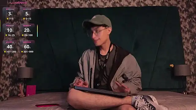 Aaron_Eze live sex cam