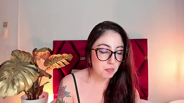 Emilywatsonn's cam snapshot