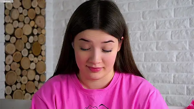 LowOncoming live sex cam