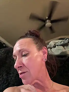 Lilbeezie81 live sex cam