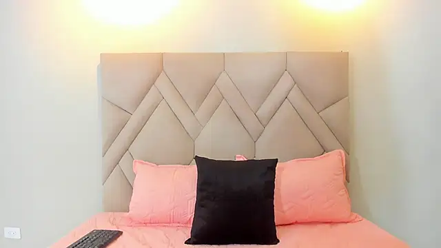 Isis_Osman's cam snapshot