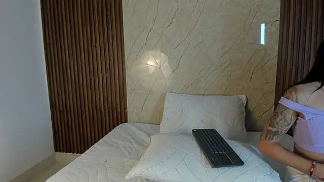 candy_hot_dirty's cam snapshot