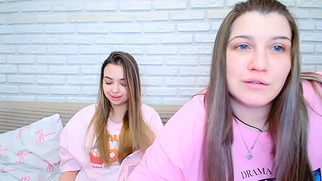 JullyMood's cam snapshot