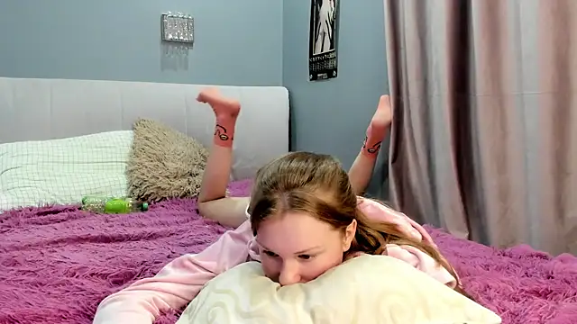 KarieBowery live sex cam