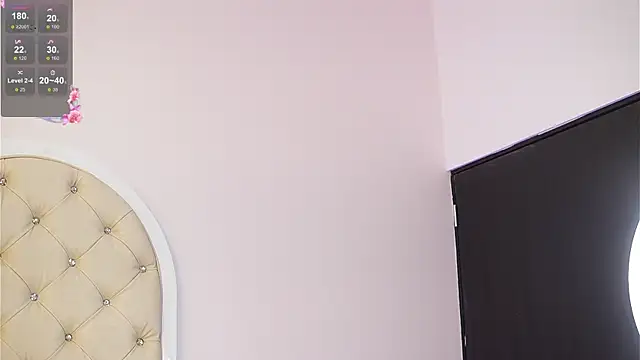 caroline_adams_'s cam snapshot