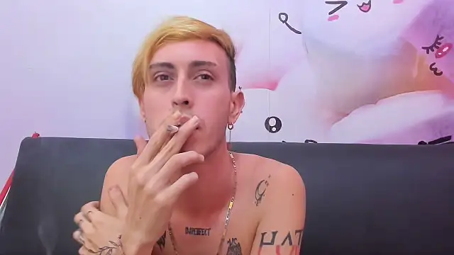 In_my_room_anything_goes's cam snapshot