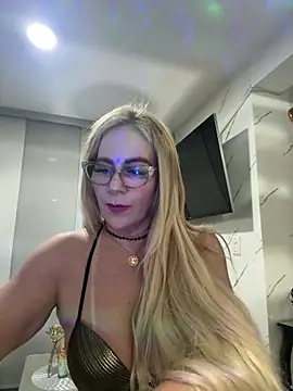 LARIANA_RIVERA23's cam snapshot