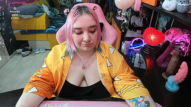 Softie_Sofy's cam snapshot