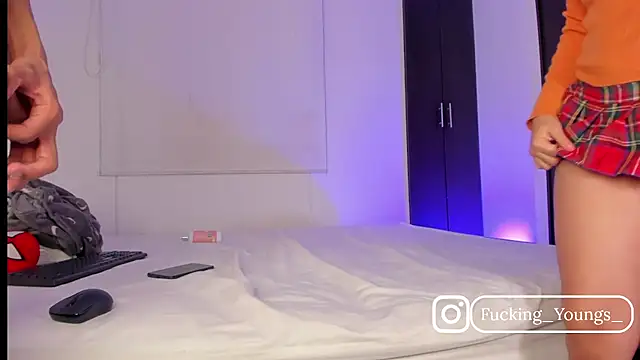 _FuckingYoungs_'s cam snapshot