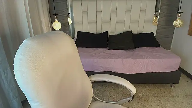 Thaliaa_Lopez's cam snapshot