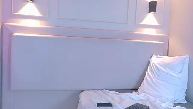 SaraHalls's cam snapshot