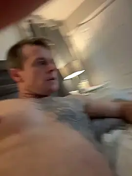 DILFiGuess1's cam snapshot