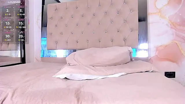 Luna_Tylor's cam snapshot