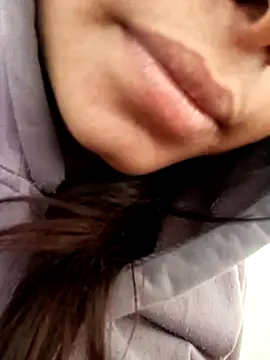 Aaisha-16 live sex cam