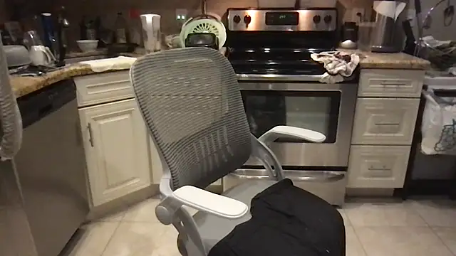 BigGuyMuscle live sex cam