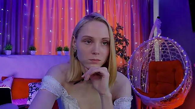 Gina_Gina_love's cam snapshot