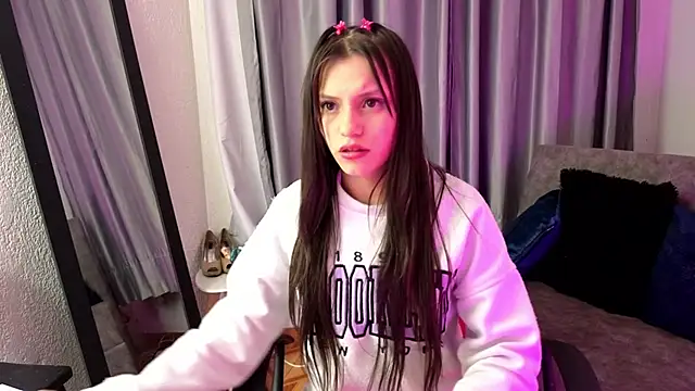 TiinaJonus_'s cam snapshot