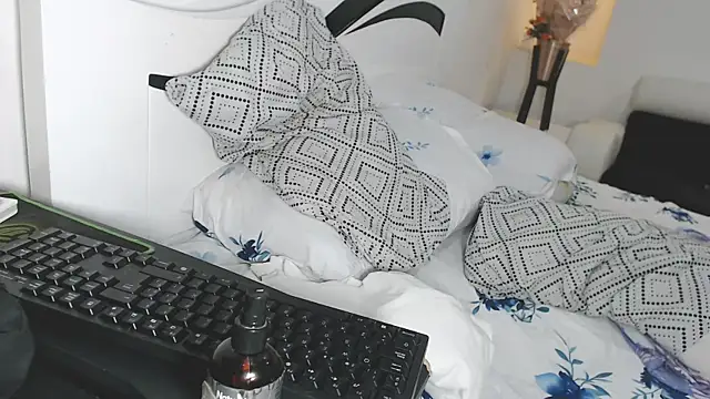 yina-rosse live sex cam