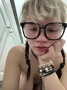 Cutiepiespanks live sex cam