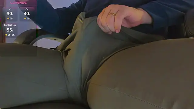 BulgeArt live sex cam