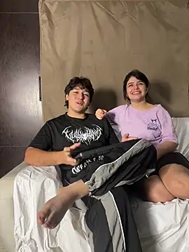 EmilyAndAndrew's cam snapshot