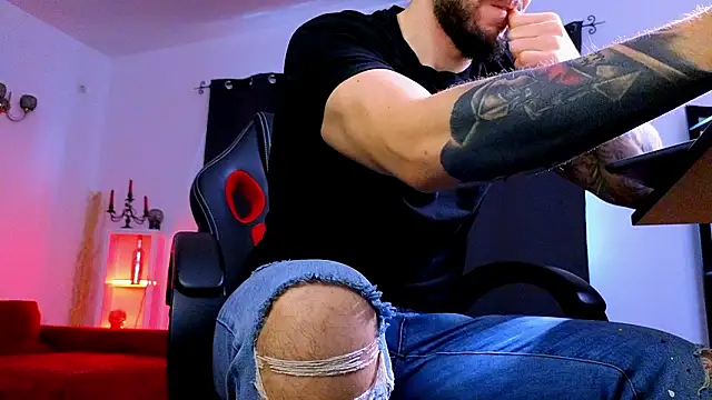 MightyAaron66's cam snapshot