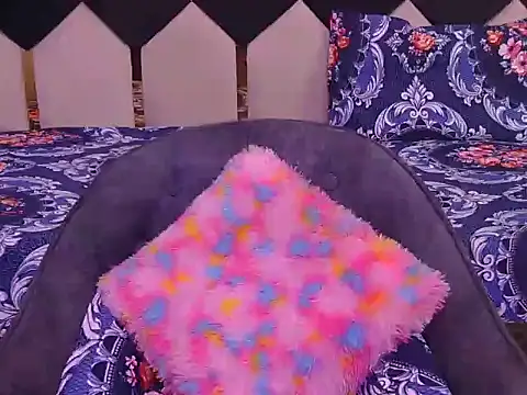 hii_tanisha's cam snapshot