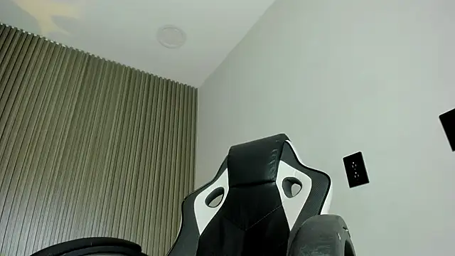 dania_miller_'s cam snapshot