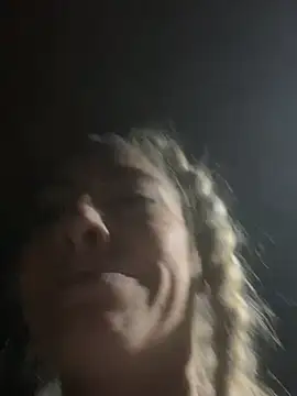 viktoria_davis_'s cam snapshot