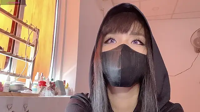 Tieu-May live sex cam